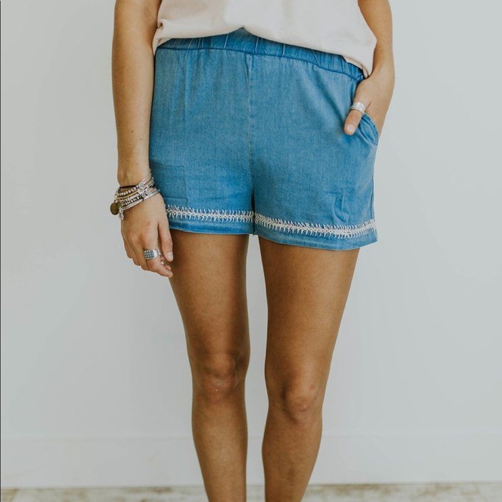 Paper Crane (Roolee) Greece Embroidered Shorts